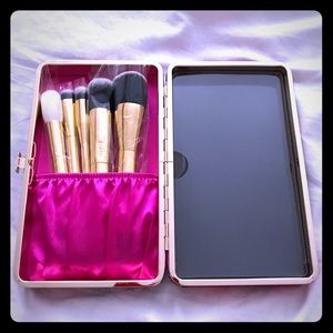 NEW Tarte Tarteist Tool brush set/magnetic palette